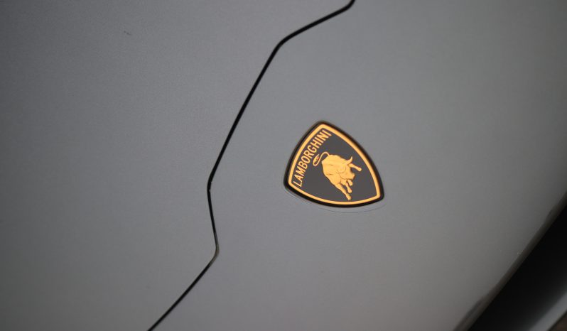 Lamborghini LP 580-2 Huracan Spyder full